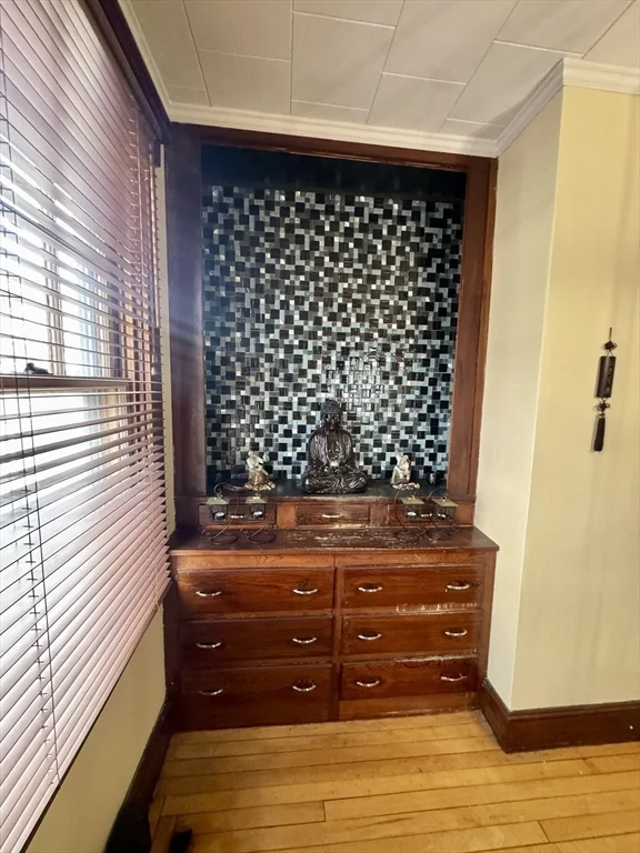 2 bed, 1 bath apartment for rent at 52 Hussey St, West — photo 9 of 36