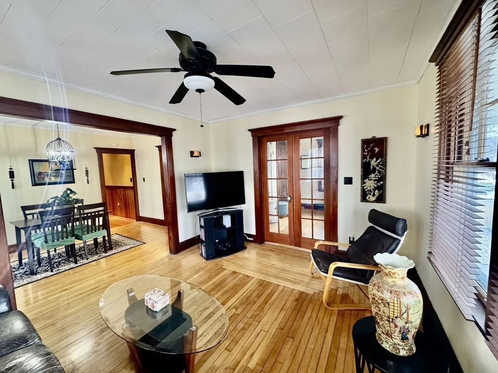 2 bed, 1 bath apartment for rent at 52 Hussey St, West — photo 6 of 36