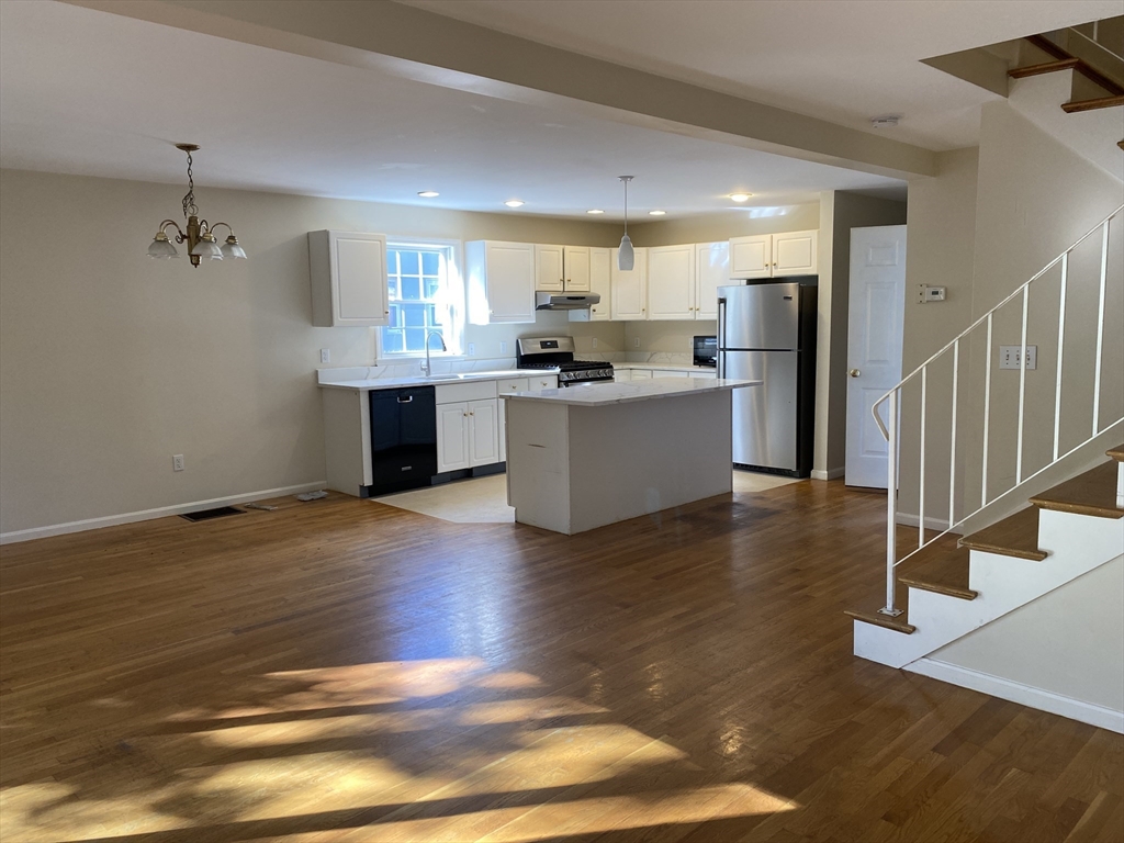 3 bed, 2 bath apartment for rent at 52 Kenneth St Unit 52, Newton — photo 1 of 11
