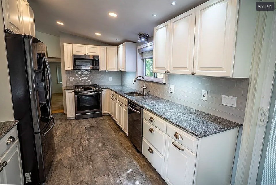 2 bed, 1 bath apartment for rent at 52 Lake Shore Dr S, Westford — photo 6 of 31