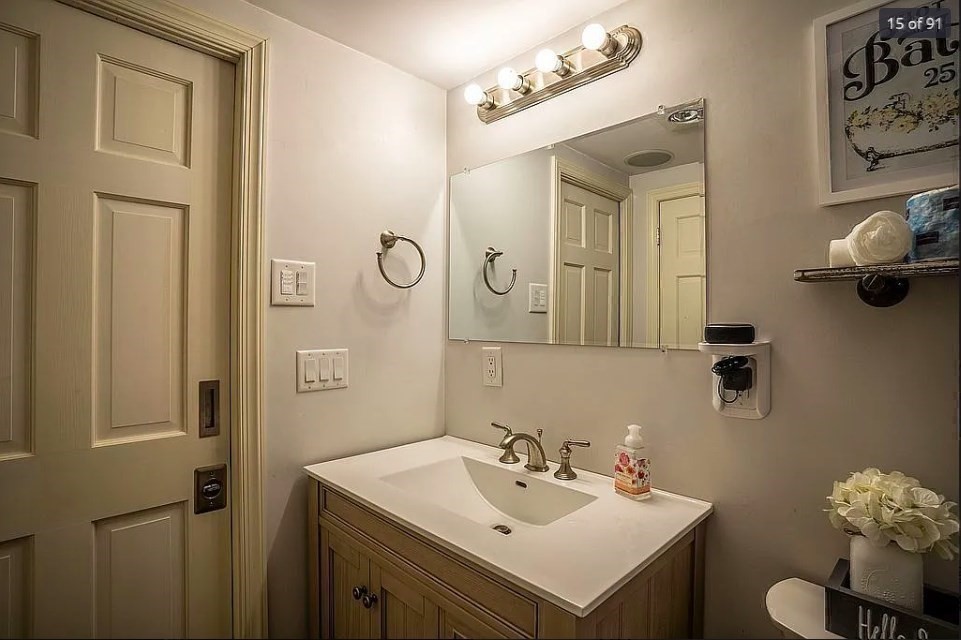 2 bed, 1 bath apartment for rent at 52 Lake Shore Dr S, Westford — photo 17 of 31