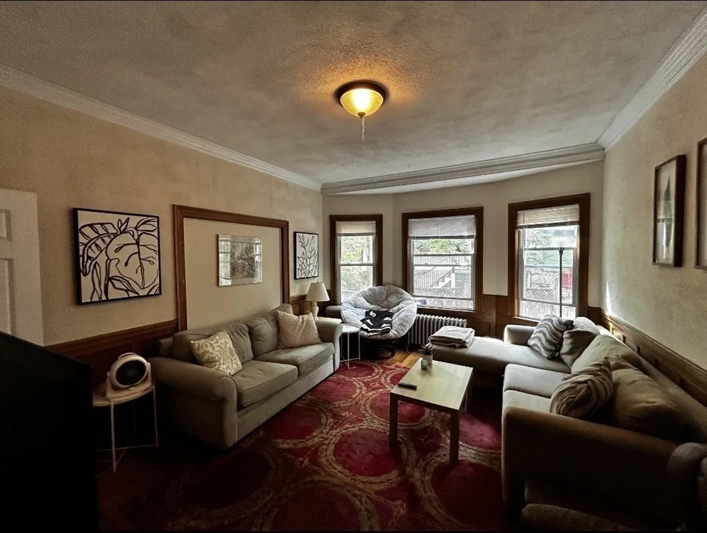 4 bed, 2 bath apartment for rent at 52 Lanark Rd Unit 1, Brighton — photo 2 of 13