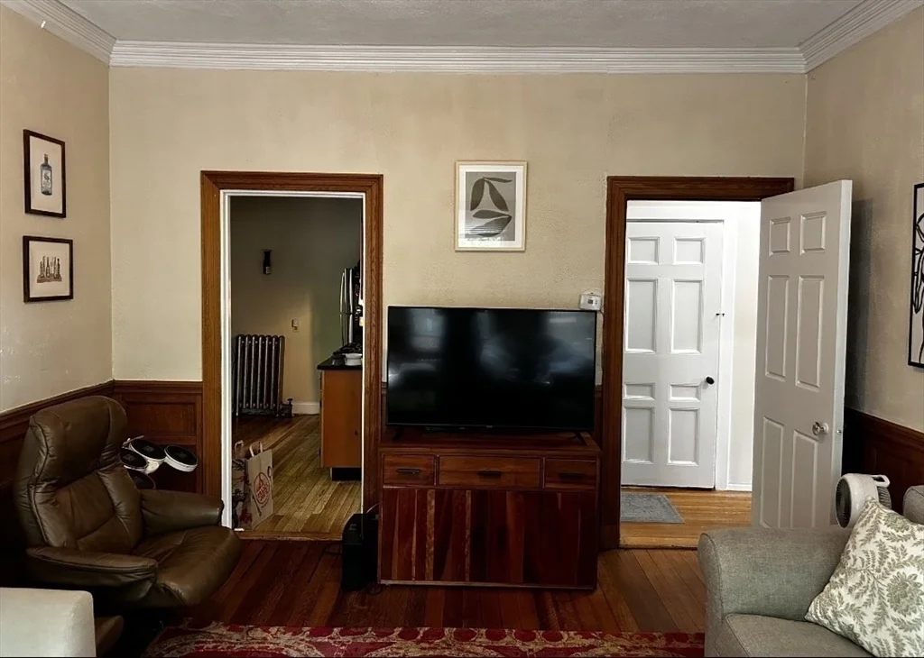 4 bed, 2 bath apartment for rent at 52 Lanark Rd Unit 1, Brighton — photo 11 of 13