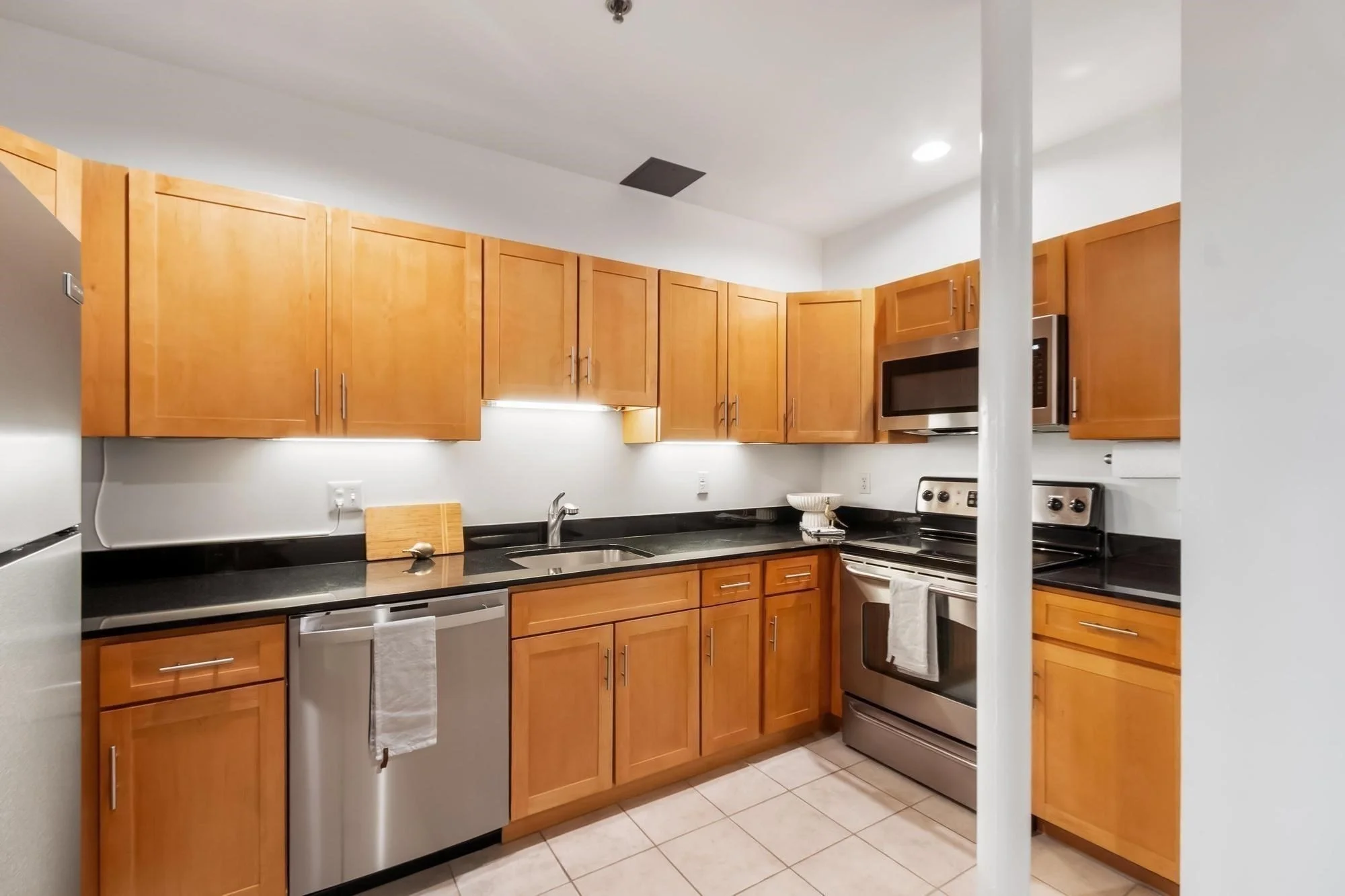 1 bed, 1 bath apartment for rent at 52 Lawrence Dr Unit M504, Highlands — photo 10 of 40