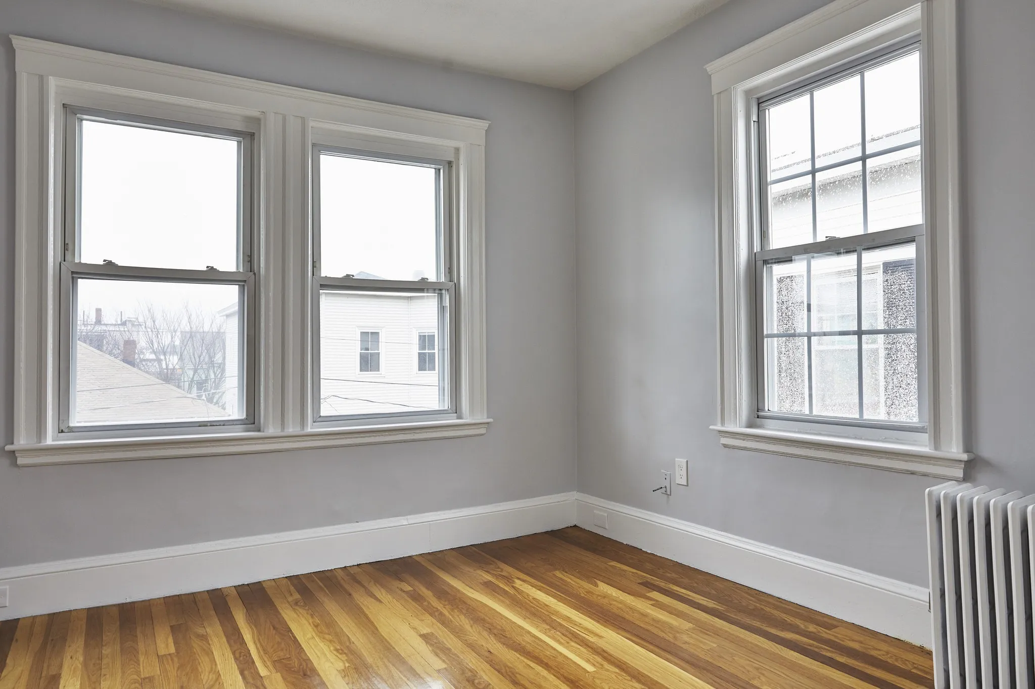 3.5 bed, 1 bath apartment for rent at 52 Mansfield St Unit 0, Ward Two — photo 4 of 12