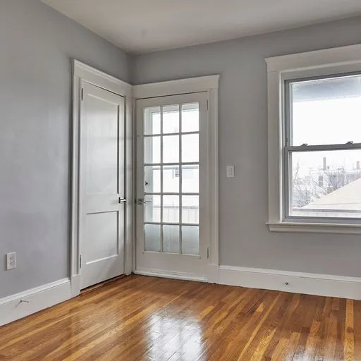 3.5 bed, 1 bath apartment for rent at 52 Mansfield St Unit 0, Ward Two — photo 7 of 12