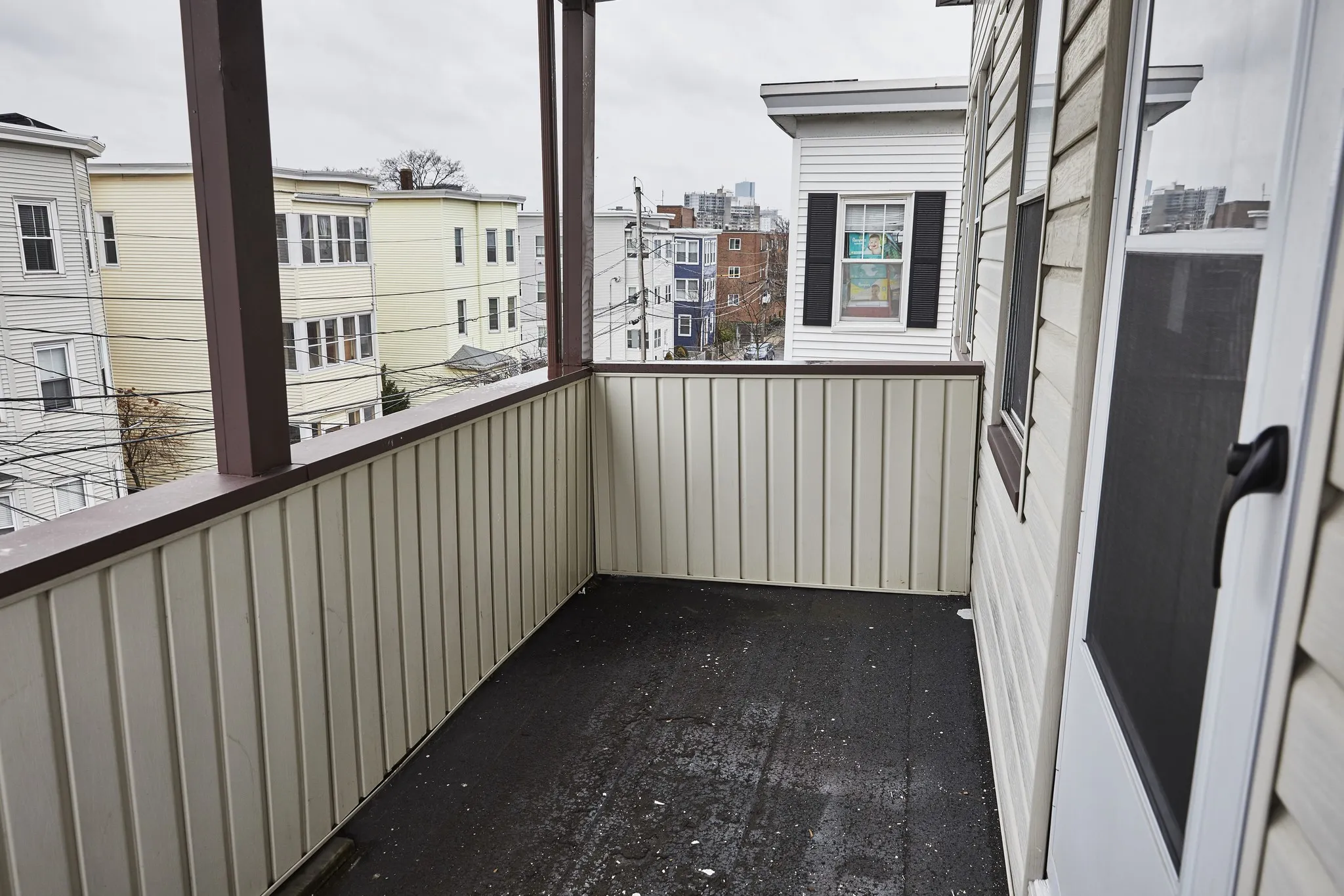 3.5 bed, 1 bath apartment for rent at 52 Mansfield St Unit 0, Ward Two — photo 9 of 12