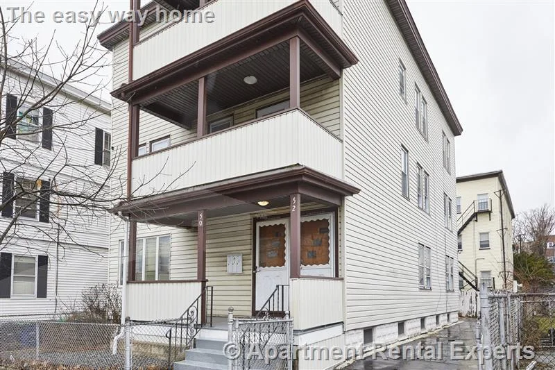 3 bed, 1 bath apartment for rent at 52 Mansfield St Unit 1, Union Square — photo 5 of 5