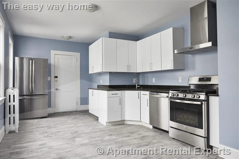 3 bed, 1 bath apartment for rent at 52 Mansfield St Unit 1, Union Square — photo 1 of 5