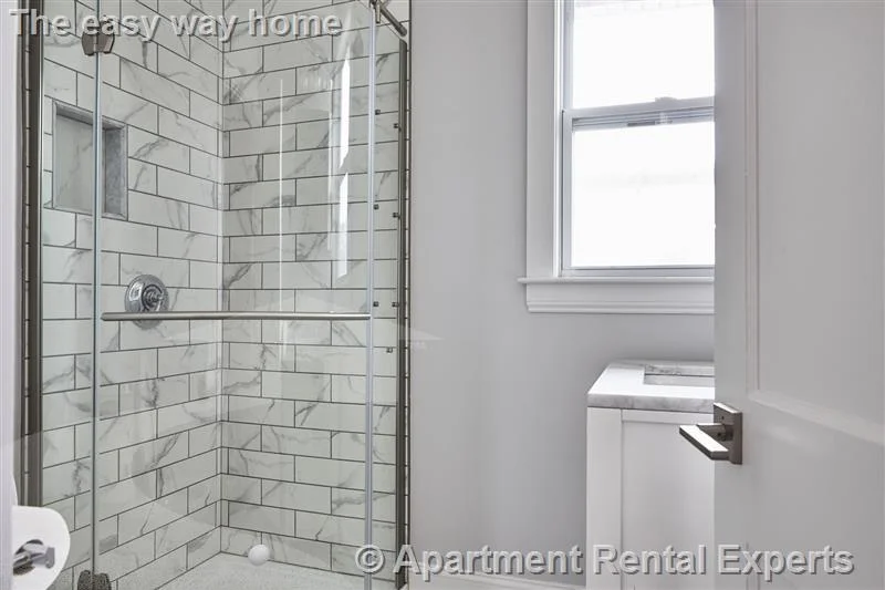 3 bed, 1 bath apartment for rent at 52 Mansfield St Unit 1, Union Square — photo 3 of 5