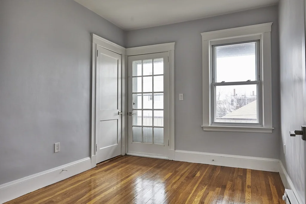 3 bed, 1 bath apartment for rent at 52 Mansfield St Unit 2A, Union Square — photo 5 of 12