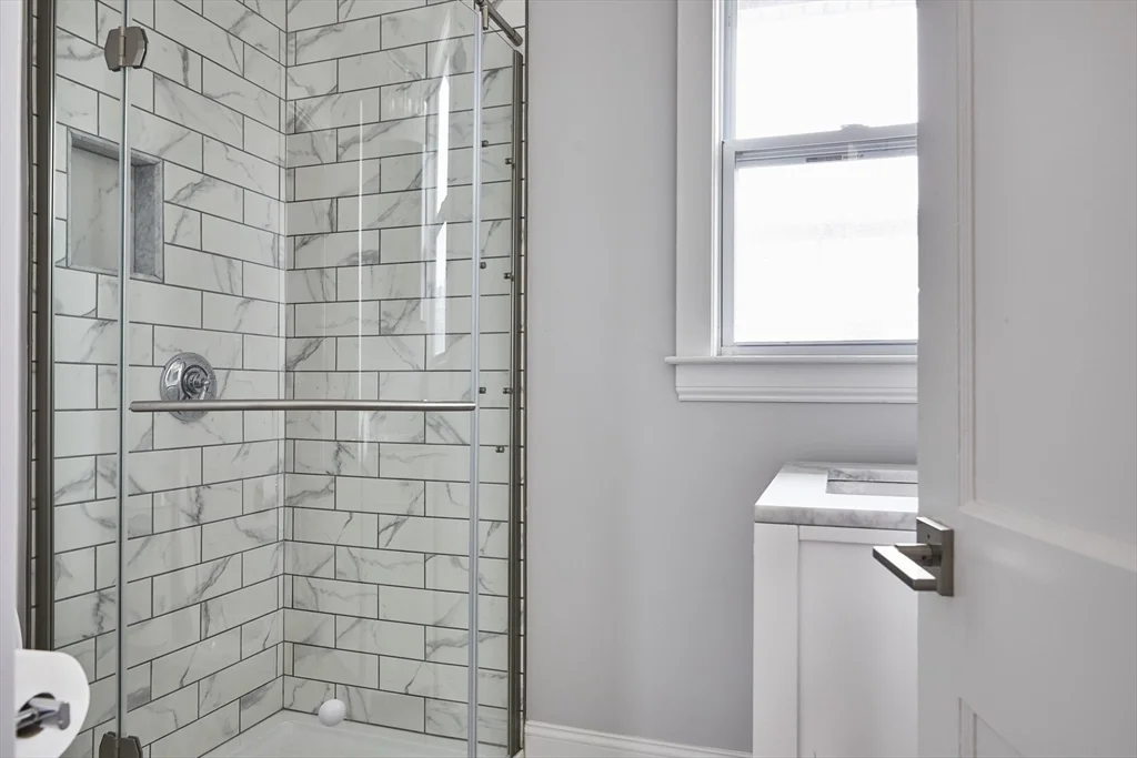 3 bed, 1 bath apartment for rent at 52 Mansfield St Unit 2A, Union Square — photo 7 of 12