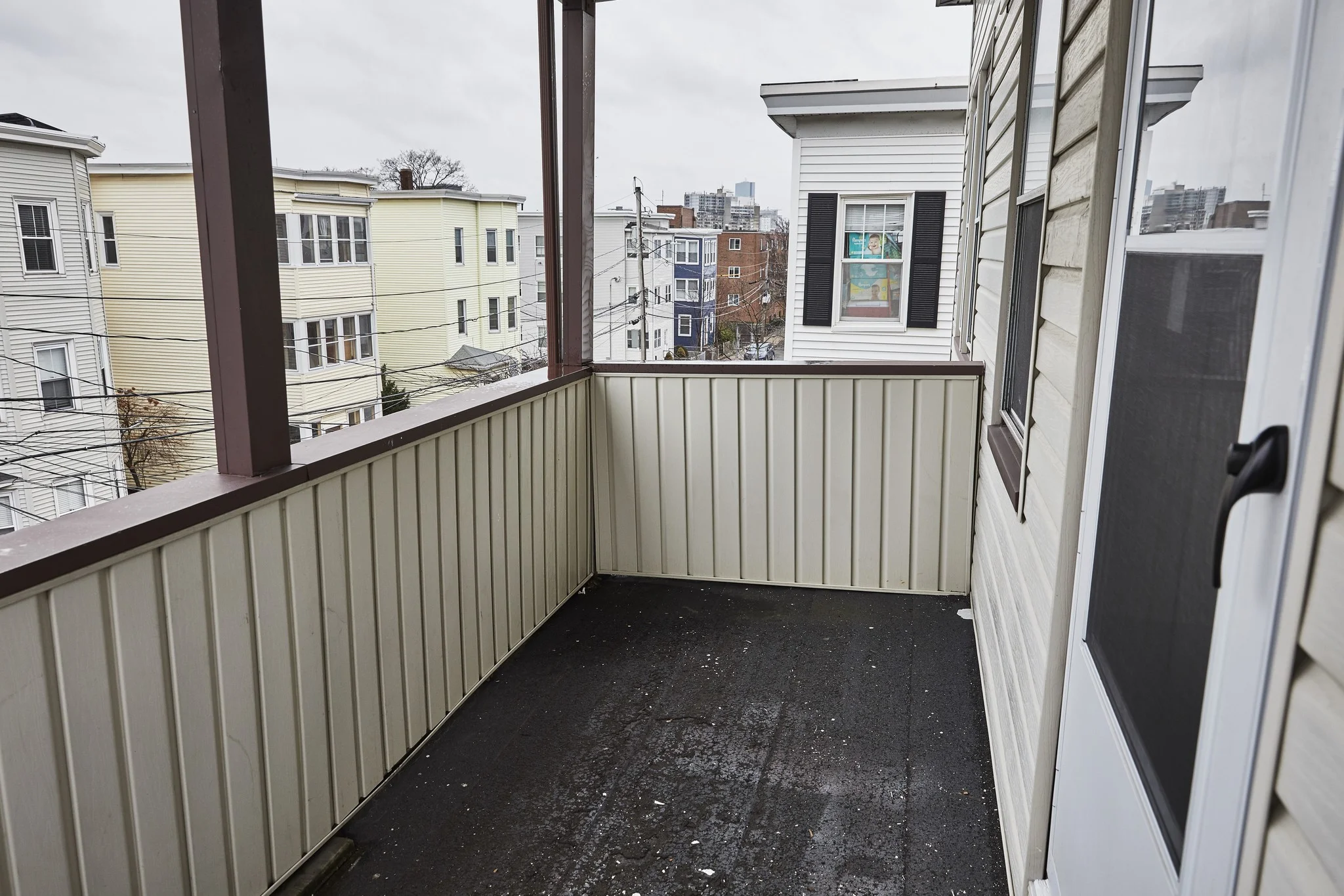 3.5 bed, 1 bath apartment for rent at 52 Mansfield St Unit 52, Ward Two — photo 9 of 12