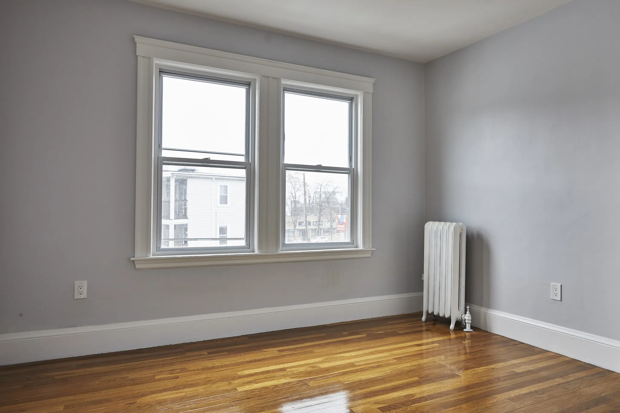 3.5 bed, 1 bath apartment for rent at 52 Mansfield St Unit 52, Ward Two — photo 6 of 12
