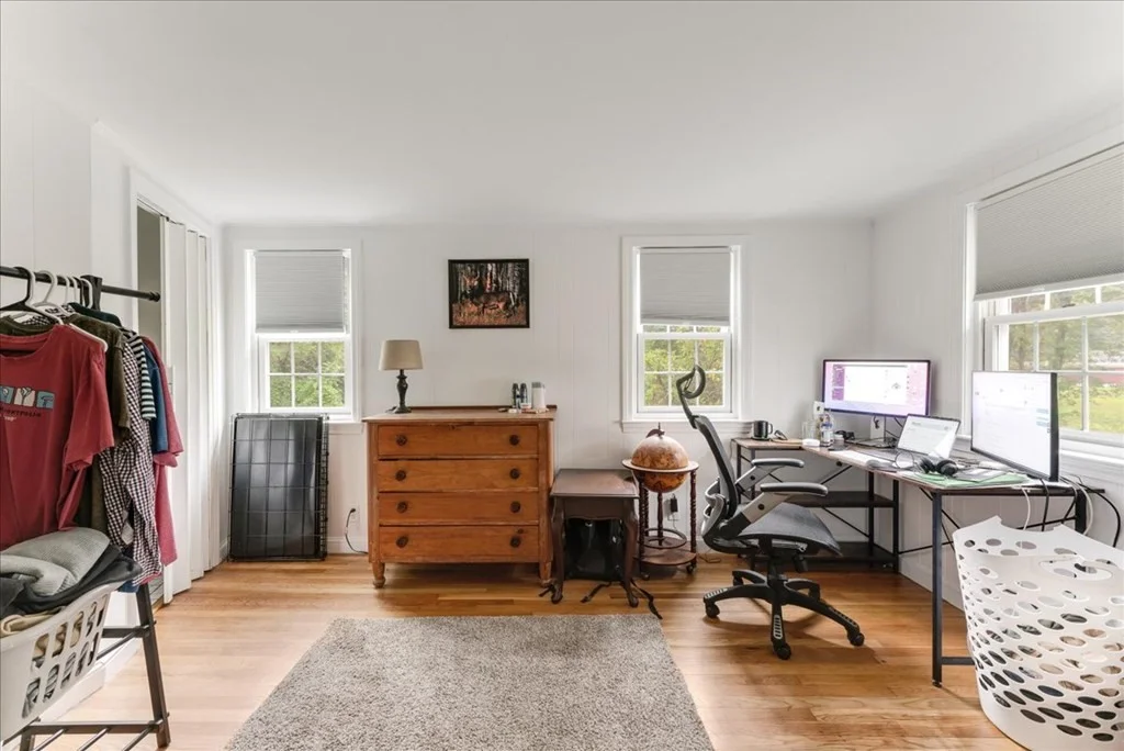 3 bed, 1 bath apartment for rent at 52 Mill Ln Unit 0, Cohasset — photo 5 of 17