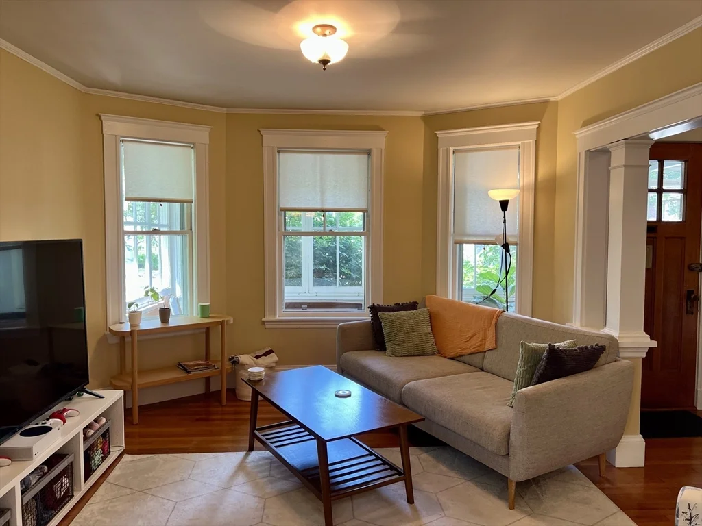 2 bed, 1 bath apartment for rent at 52 Mount Vernon St Unit 52, Arlington Heights — photo 5 of 18