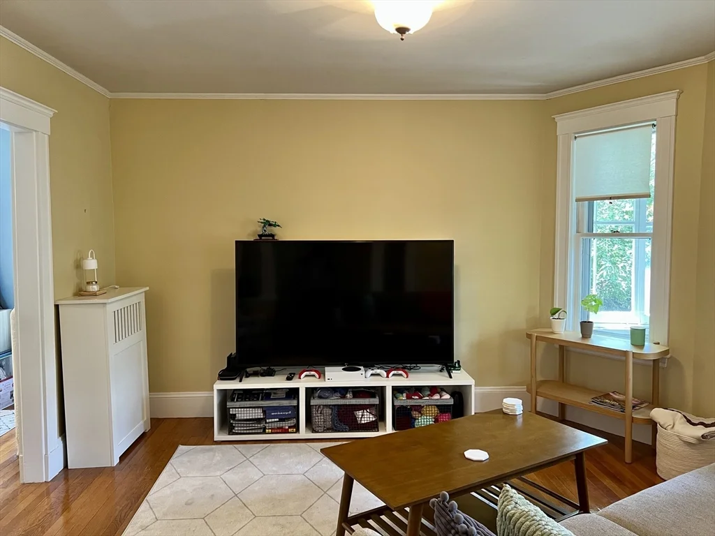 2 bed, 1 bath apartment for rent at 52 Mount Vernon St Unit 52, Arlington Heights — photo 4 of 18
