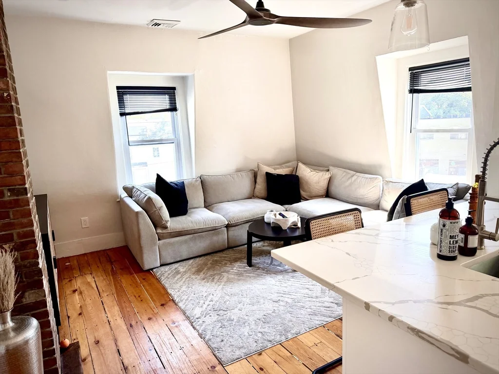 1 bed, 1 bath apartment for rent at 52 N Main St Unit 5, Natick — photo 3 of 15