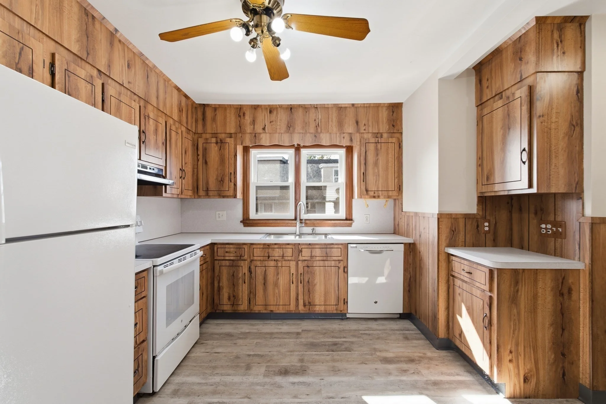 3 bed, 1 bath apartment for rent at 52 Oliver St Unit 2, Everett — photo 2 of 19