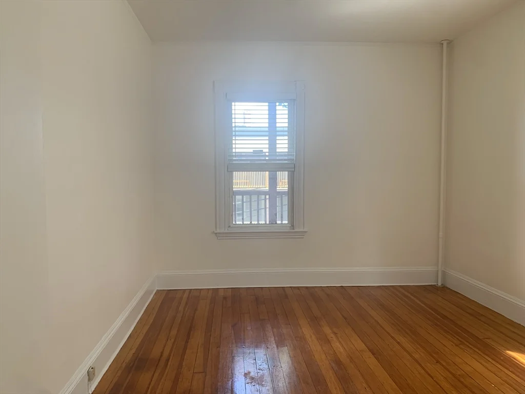 3 bed, 1 bath apartment for rent at 52 Percival St Unit 1, Dorchester — photo 9 of 11