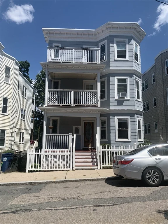 3 bed, 1 bath apartment for rent at 52 Percival St Unit 1, Dorchester