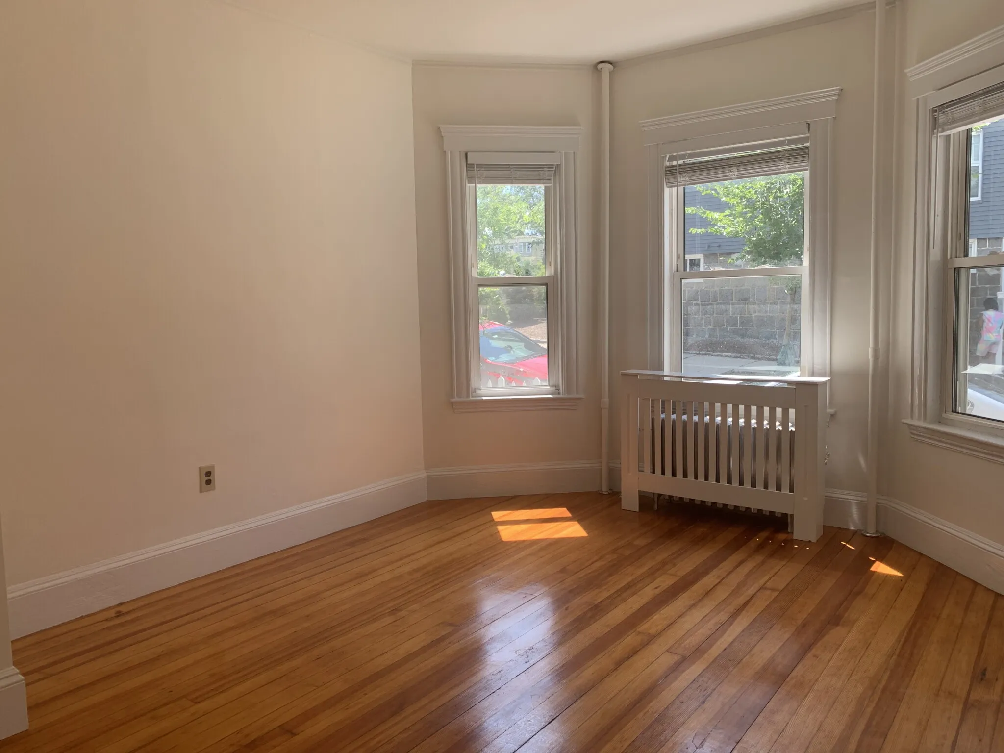 3 bed, 1 bath apartment for rent at 52 Percival St Unit 1, Dorchester — photo 15 of 27