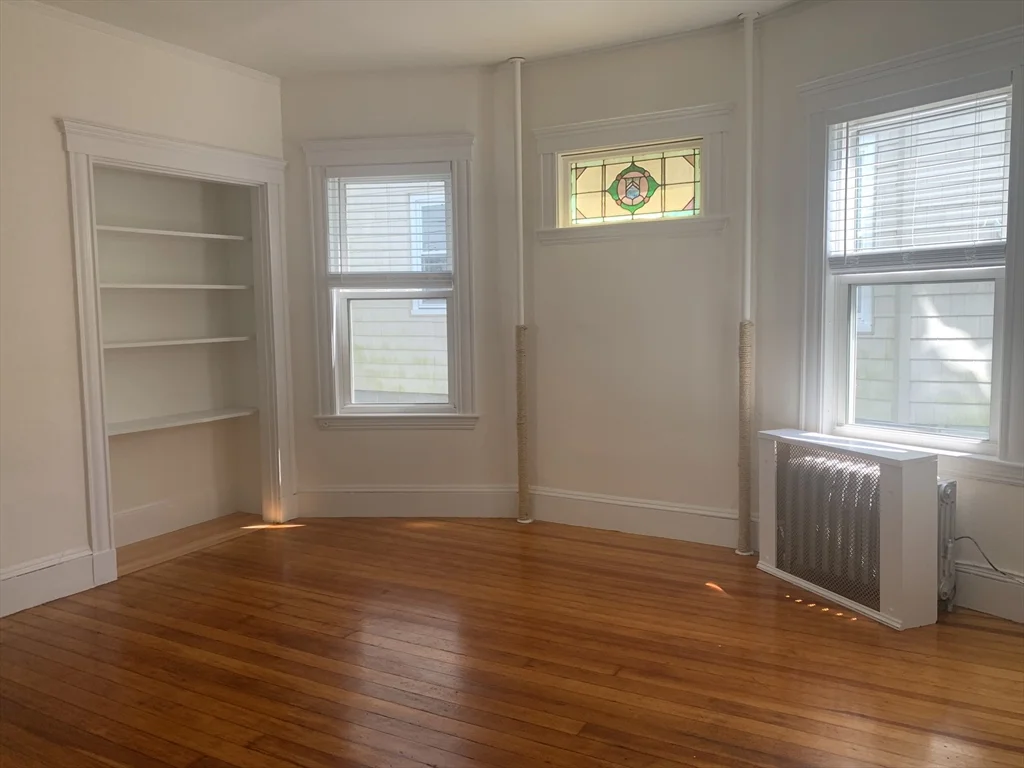 3 bed, 1 bath apartment for rent at 52 Percival St Unit 1, Dorchester — photo 5 of 11