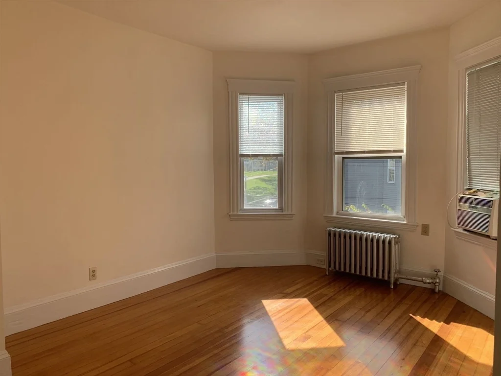 3 bed, 1 bath apartment for rent at 52 Percival St Unit 3, Dorchester — photo 8 of 12