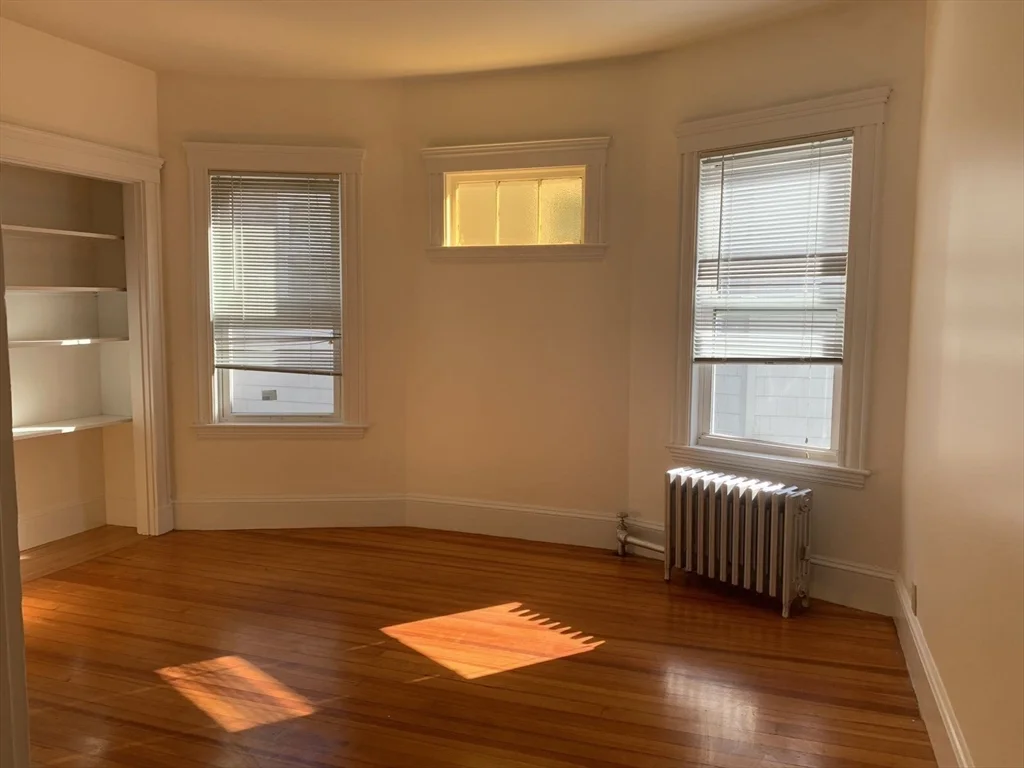 3 bed, 1 bath apartment for rent at 52 Percival St Unit 3, Dorchester — photo 7 of 12