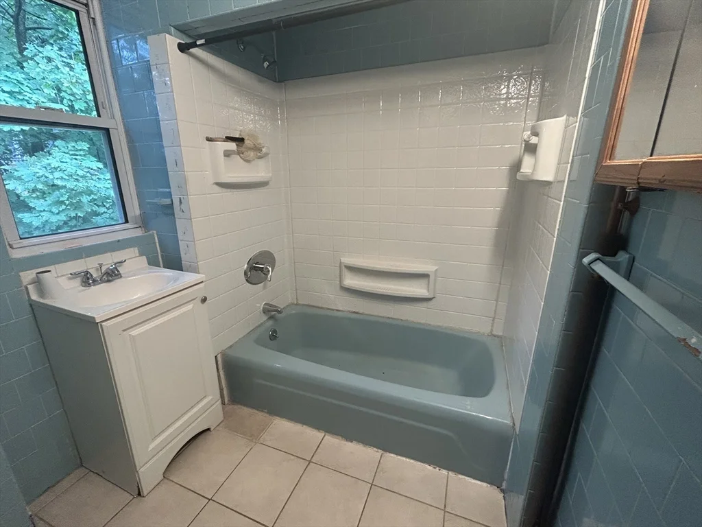 1 bed, 1 bath apartment for rent at 52 Pine St Unit 3, Malden — photo 9 of 9