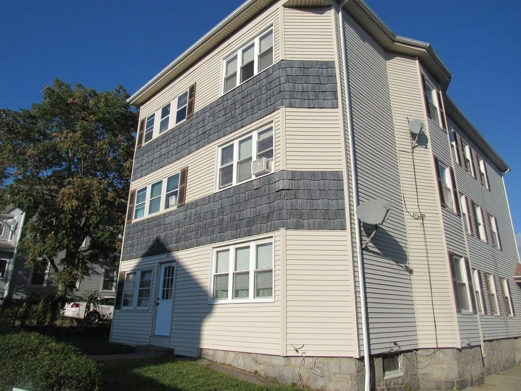 3 bed, 1 bath apartment for rent at 52 Plantation St Unit 3, South Worcester — photo 1 of 4