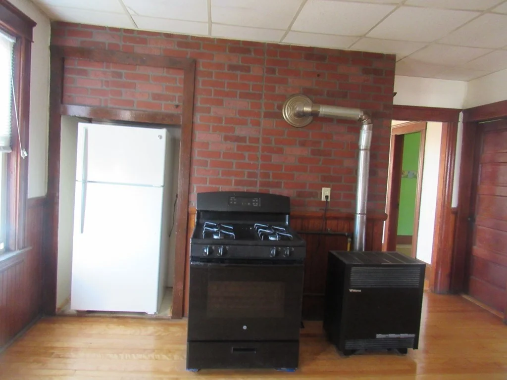 3 bed, 1 bath apartment for rent at 52 Plantation St Unit 3, South Worcester — photo 4 of 4