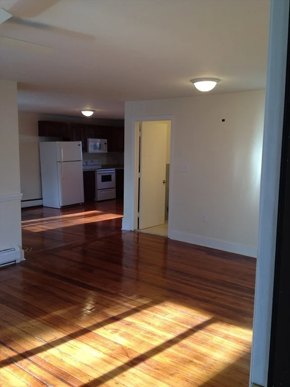 3 bed, 2 bath apartment for rent at 52 Port Norfolk Unit 1, Dorchester — photo 3 of 14
