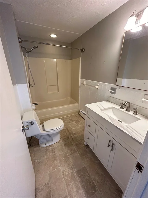 3 bed, 2 bath apartment for rent at 52 Port Norfolk Unit 1, Dorchester — photo 11 of 14