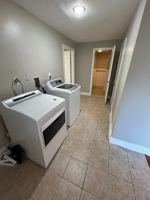 3 bed, 2 bath apartment for rent at 52 Port Norfolk Unit 1, Dorchester — photo 13 of 14