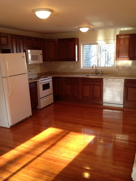 3 bed, 2 bath apartment for rent at 52 Port Norfolk Unit 1, Dorchester — photo 2 of 14