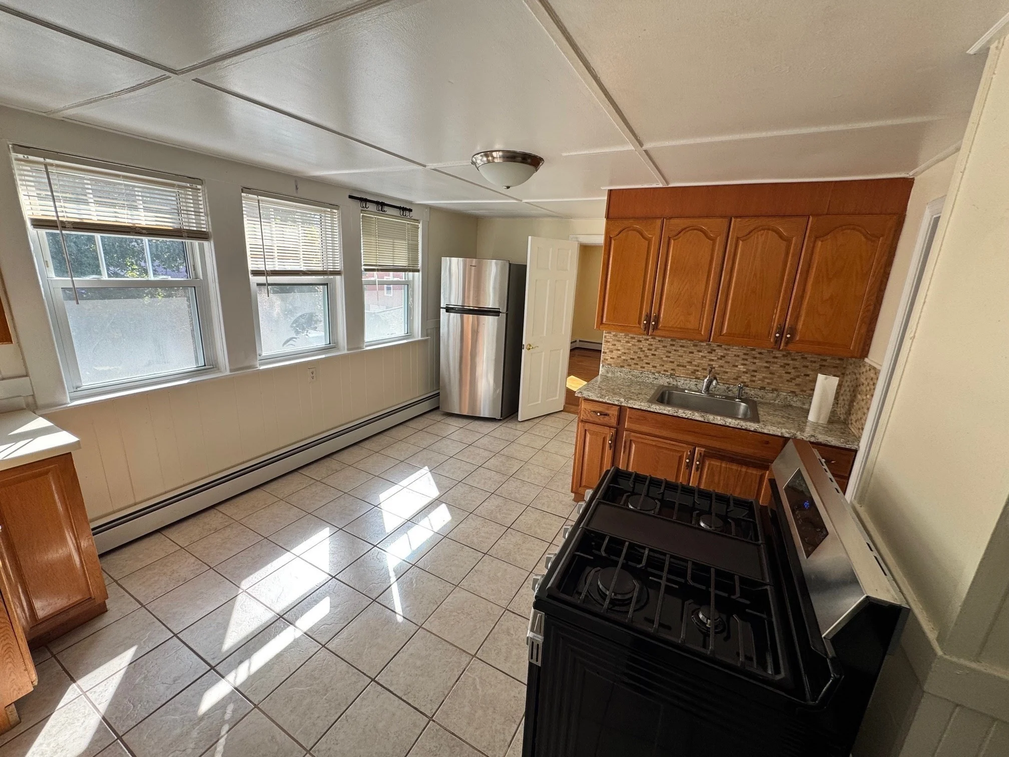 3 bed, 2 bath apartment for rent at 52 Quincy St Unit 2, Tufts University — photo 11 of 18