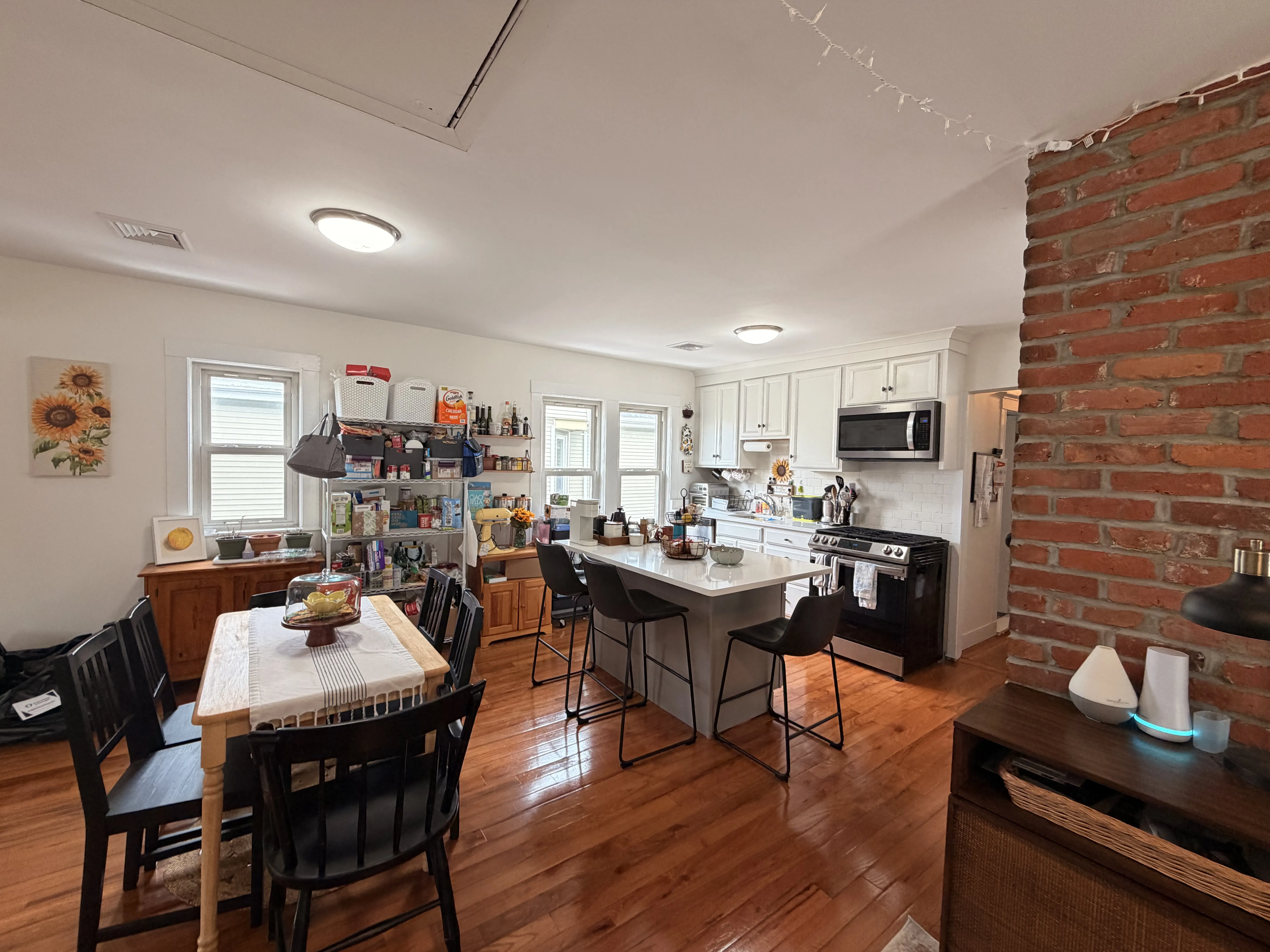 3 bed, 1 bath apartment for rent at 52 Raymond Ave Unit 1, West Somerville — photo 1 of 17