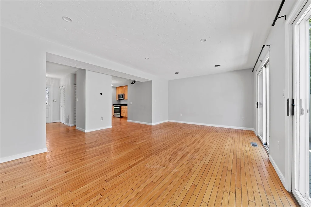 3 bed, 1 bath apartment for rent at 52 River St Unit 52, West Newton — photo 11 of 25