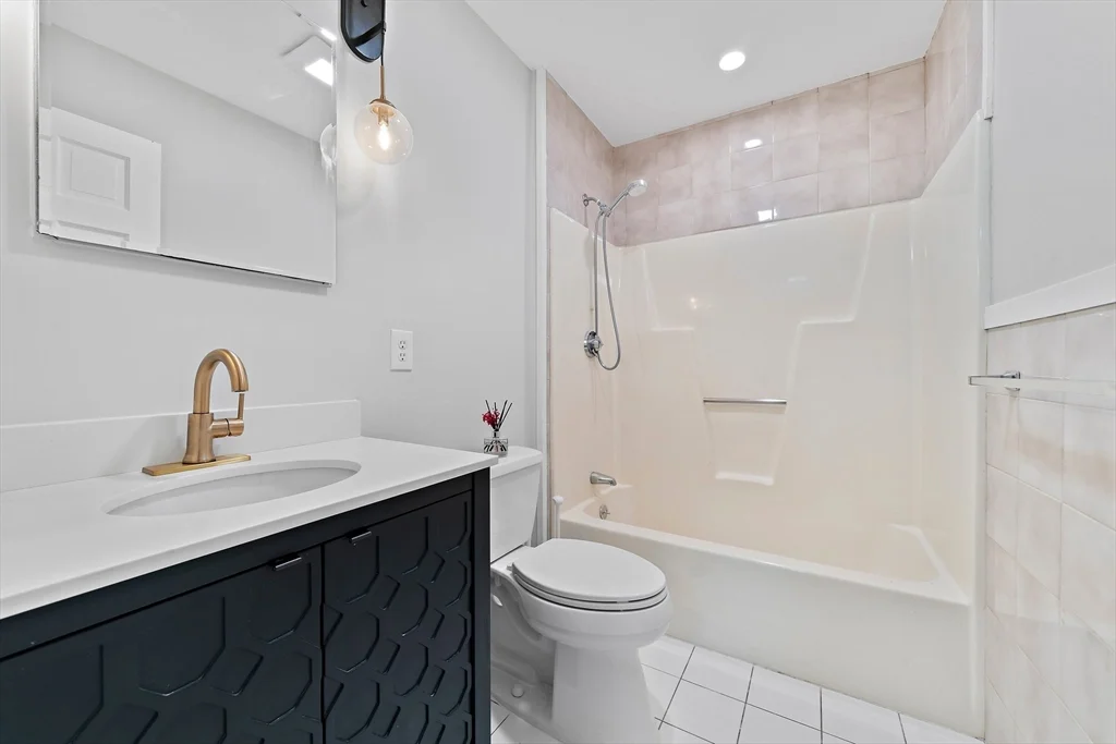 3 bed, 1 bath apartment for rent at 52 River St Unit 52, West Newton — photo 20 of 25