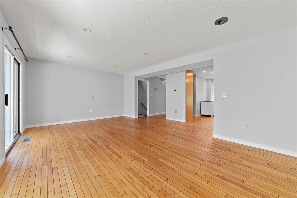 3 bed, 1 bath apartment for rent at 52 River St Unit 52, West Newton — photo 13 of 25