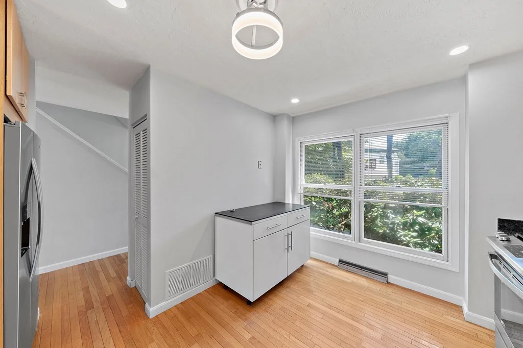 3 bed, 1 bath apartment for rent at 52 River St Unit A, Newton — photo 6 of 30