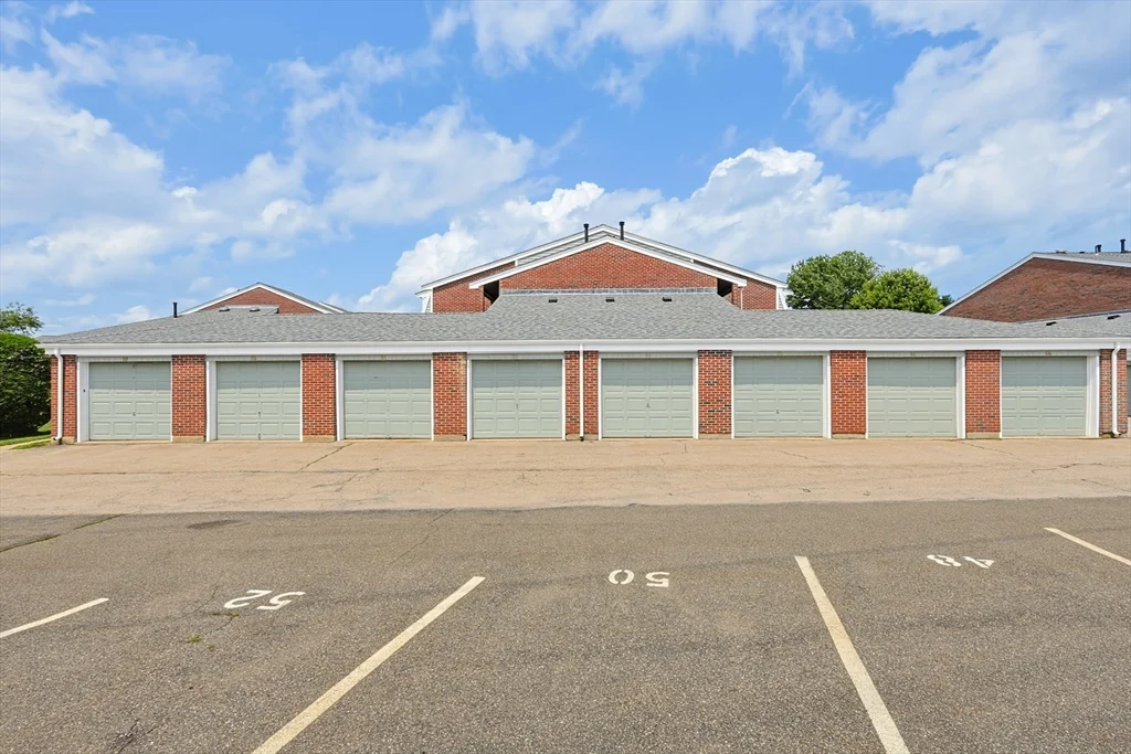 2 bed, 1 bath apartment for rent at 52 Rosewood Dr Unit 52, Stoughton — photo 42 of 42