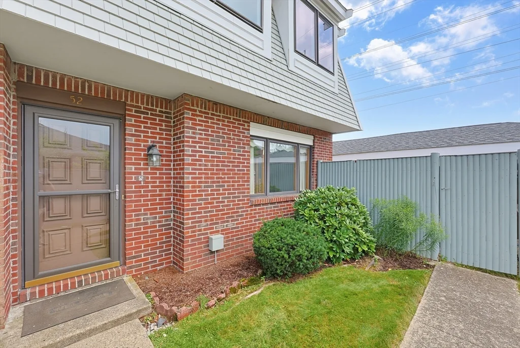 2 bed, 1 bath apartment for rent at 52 Rosewood Dr Unit 52, Stoughton