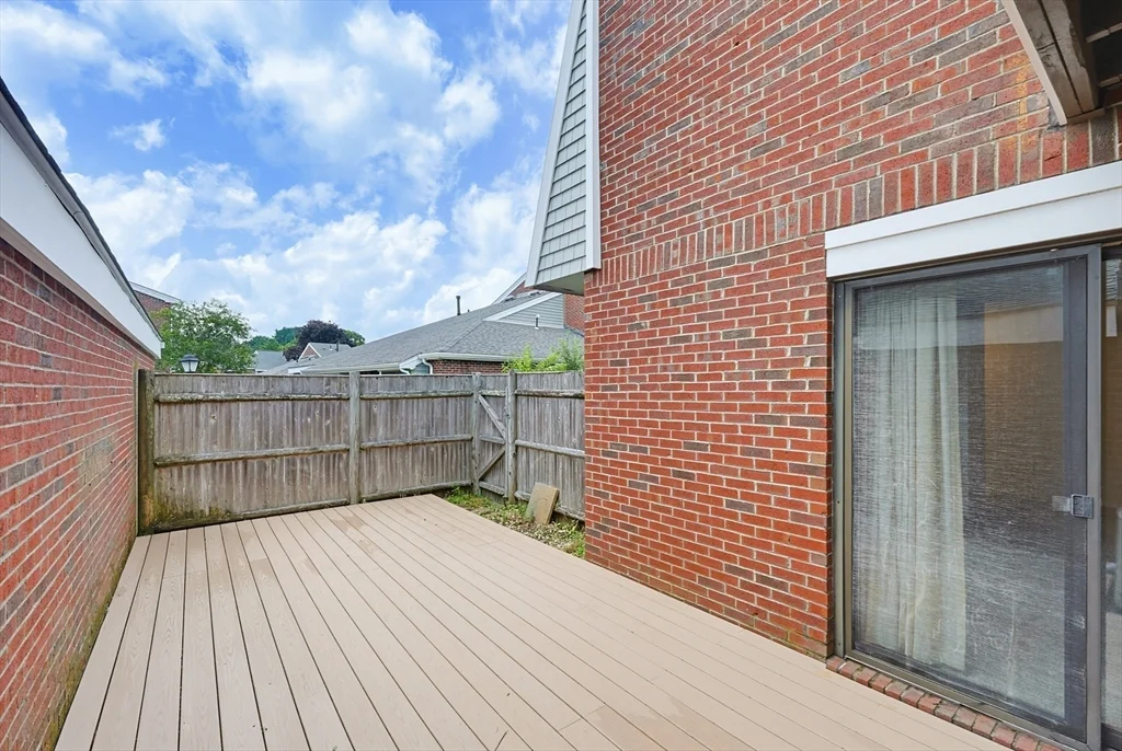 2 bed, 1 bath apartment for rent at 52 Rosewood Dr Unit 52, Stoughton — photo 39 of 42