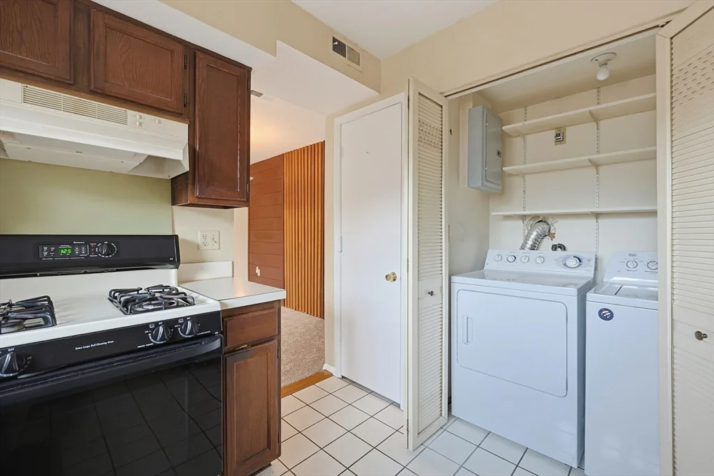 2 bed, 1 bath apartment for rent at 52 Rosewood Dr Unit 52, Stoughton — photo 18 of 42