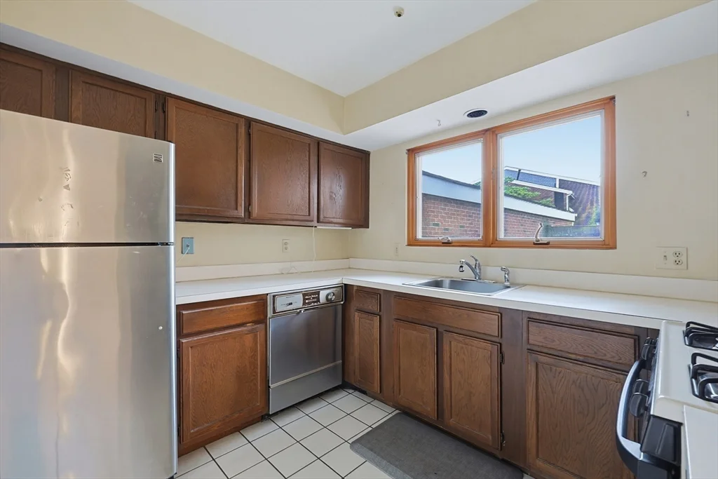 2 bed, 1 bath apartment for rent at 52 Rosewood Dr Unit 52, Stoughton — photo 13 of 42