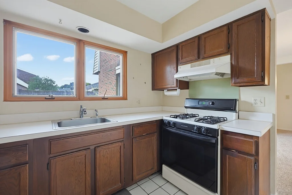 2 bed, 1 bath apartment for rent at 52 Rosewood Dr Unit 52, Stoughton — photo 16 of 42