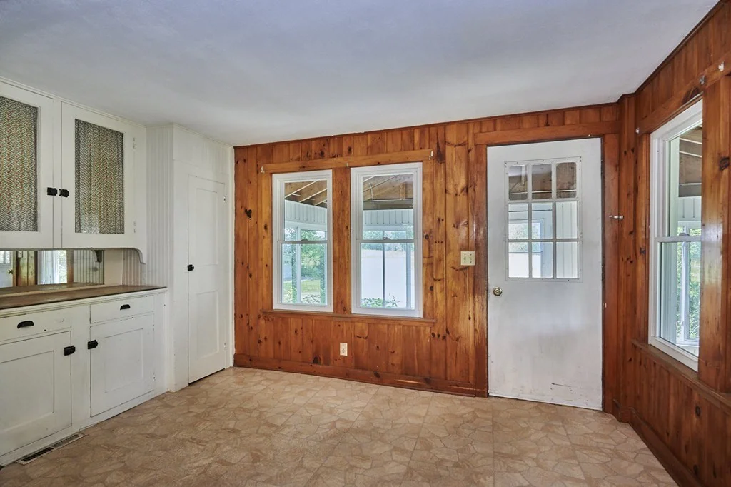 3 bed, 2 bath apartment for rent at 52 Russellville Rd Unit 0, Southampton — photo 5 of 17