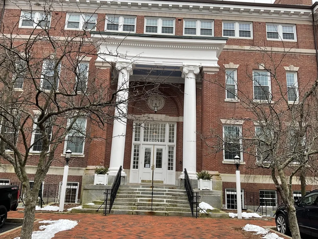 2 bed, 2 bath apartment for rent at 52 Sanborn St Unit 102, Reading